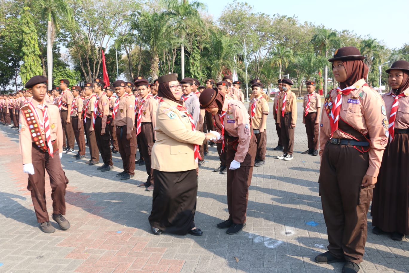 Wakil Bupati Gresik Aminatun Habibah Pimpin Apel Peringatan Hari Besar Pramuka Ke-62